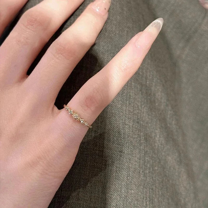Delicate Gold-Plated Floral Crystal Copper Ring