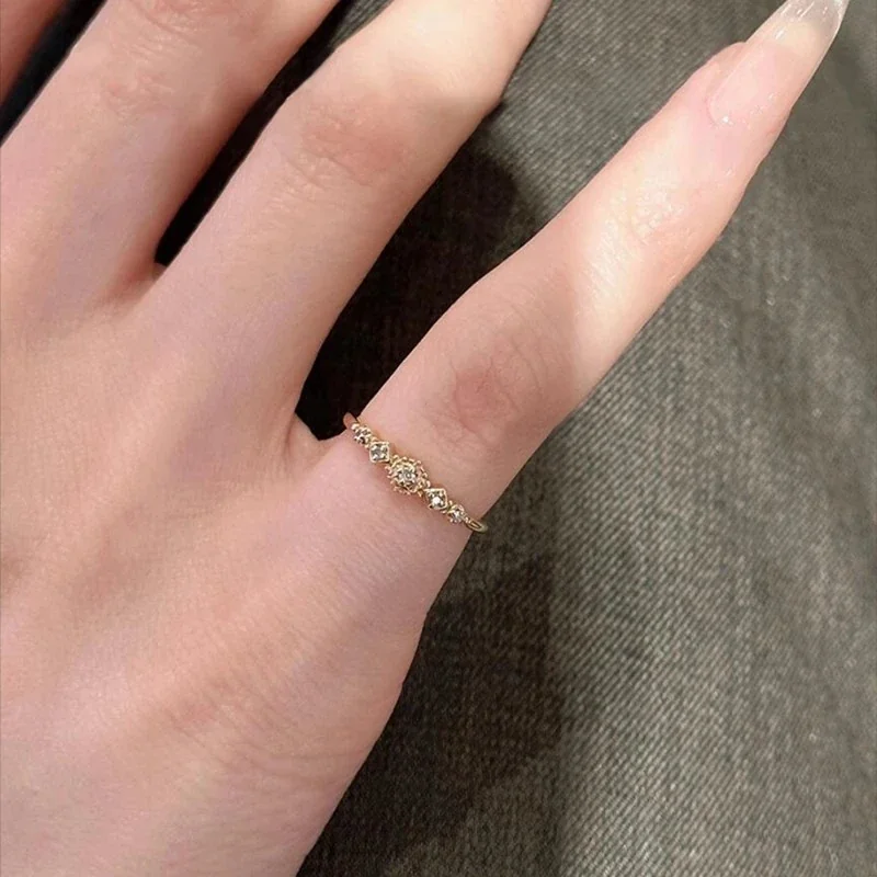 Delicate Gold-Plated Floral Crystal Copper Ring