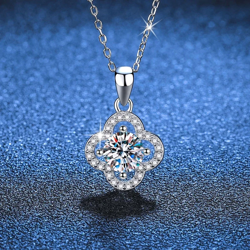 Radiant Clover Pavé 925 Sterling Silver Moissanite Necklace