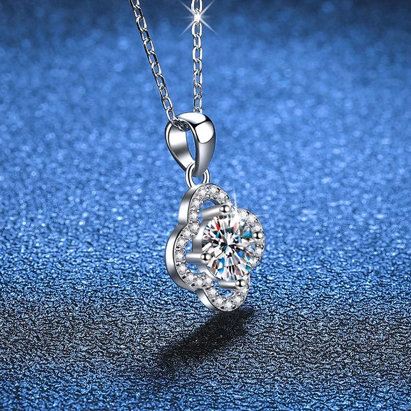 Radiant Clover Pavé 925 Sterling Silver Moissanite Necklace