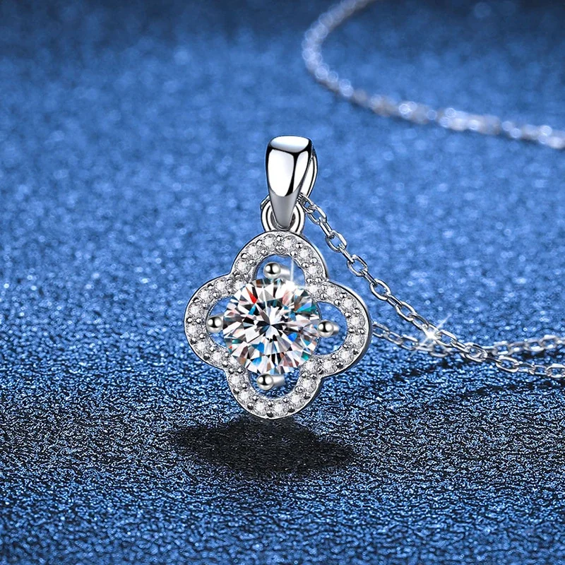 Radiant Clover Pavé 925 Sterling Silver Moissanite Necklace