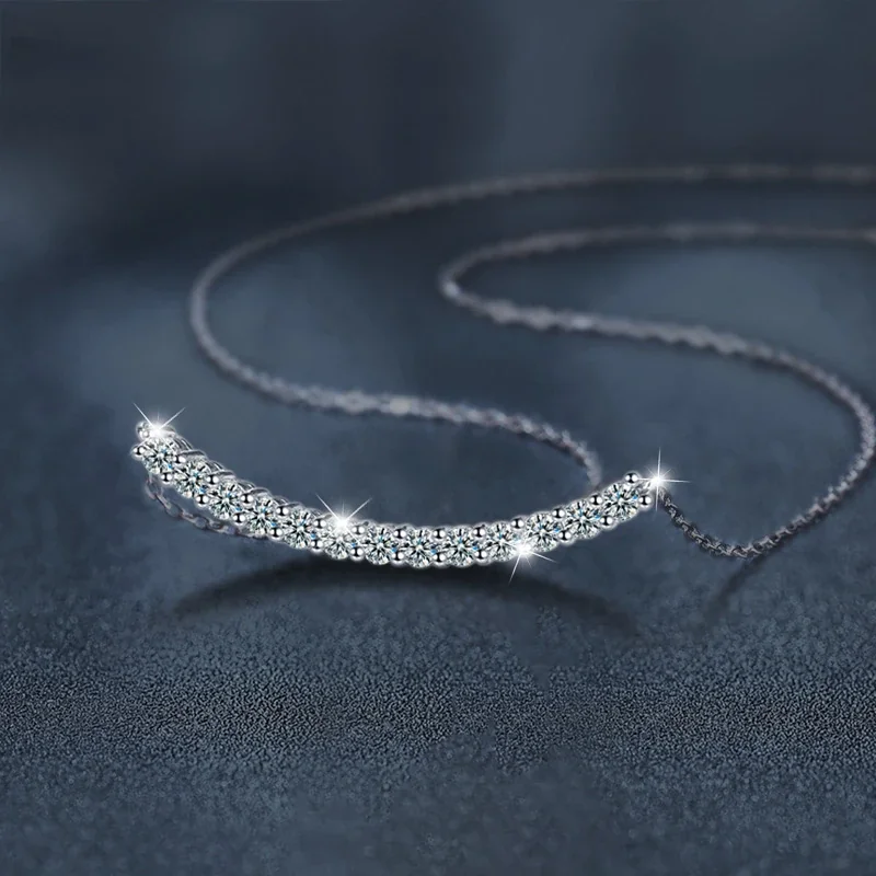Graceful 925 Sterling Silver Curved Pavé Moissanite Necklace
