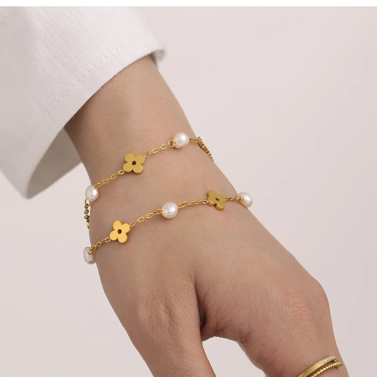 Dainty 18K Gold-Plated Stainless Steel Pearl Flower Chain Set