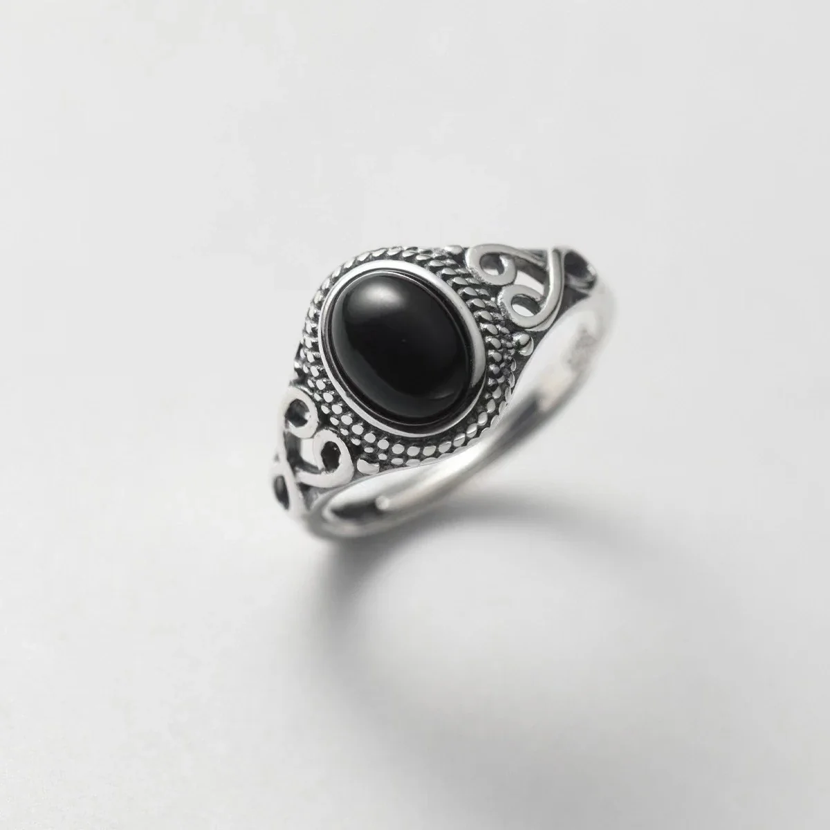 Ornate 925 Sterling Silver Oval Cabochon Scroll Ring