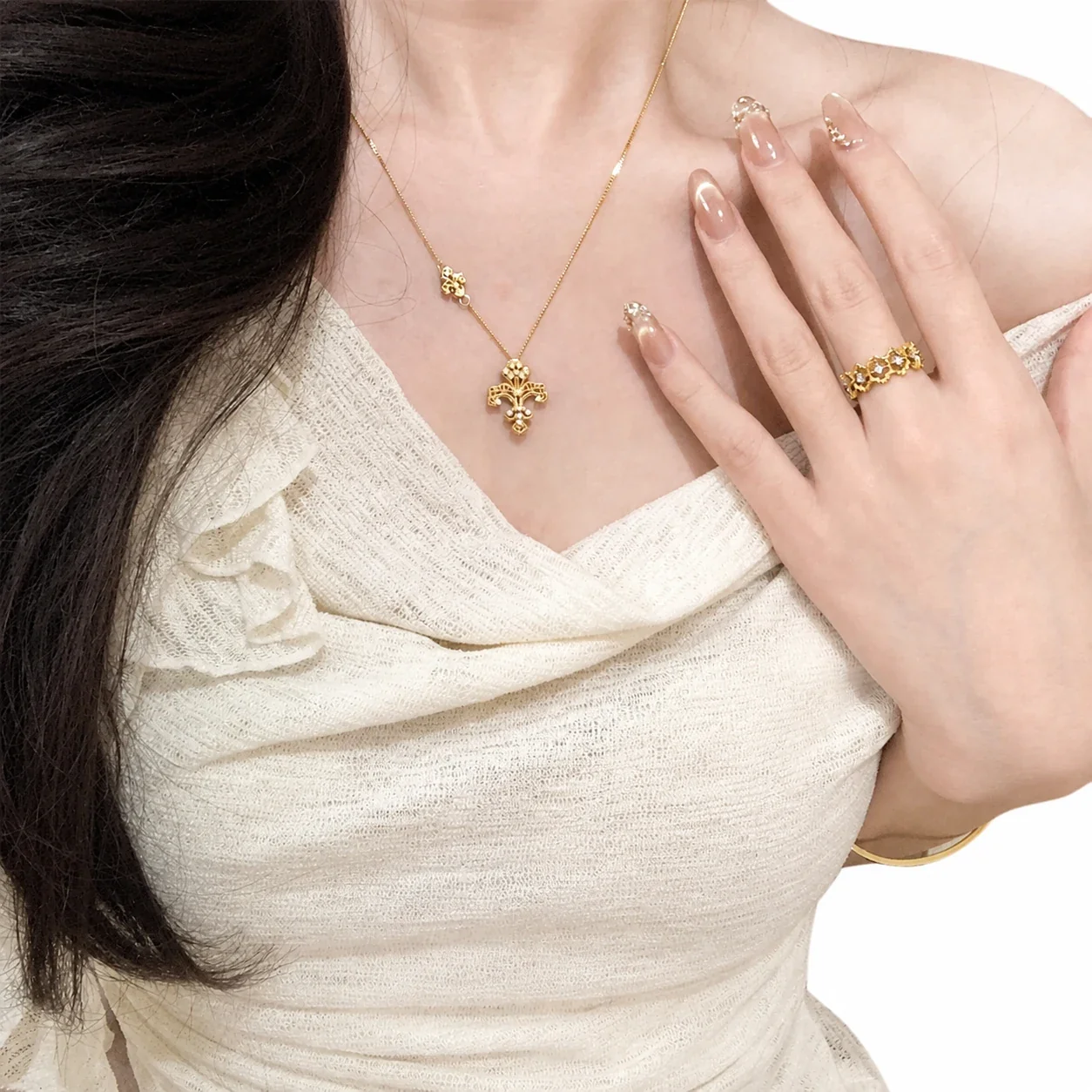 Ornate Gold-Plated Fleur-de-Lis Station Copper Necklace