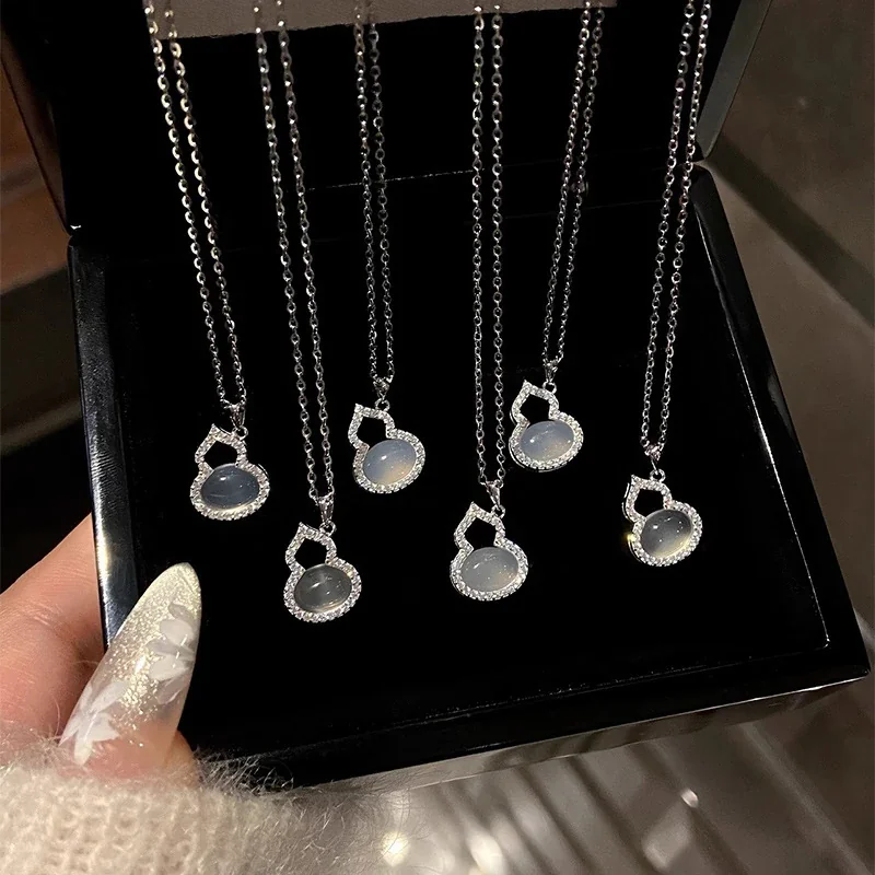 Graceful 925 Sterling Silver Gourd Pavé Oval Pendant Necklace
