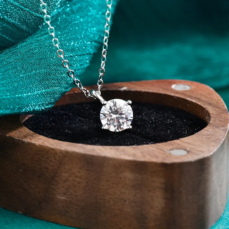 Polished Four-Prong Round 925 sterling silver Moissanite Necklace