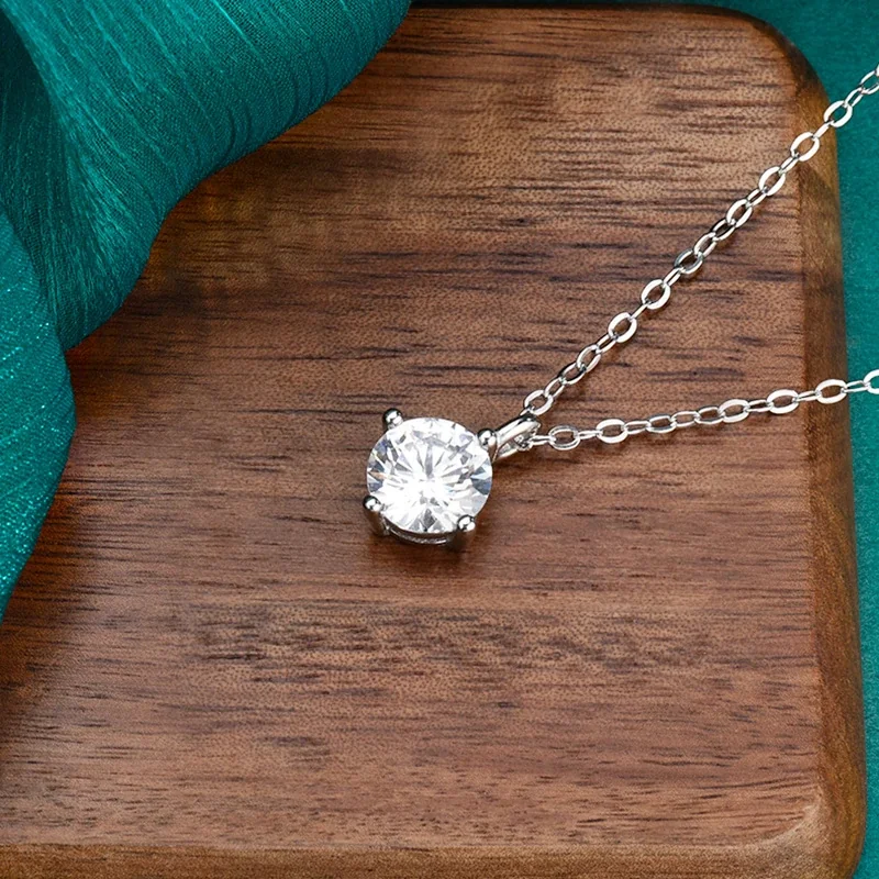 Polished Four-Prong Round 925 sterling silver Moissanite Necklace
