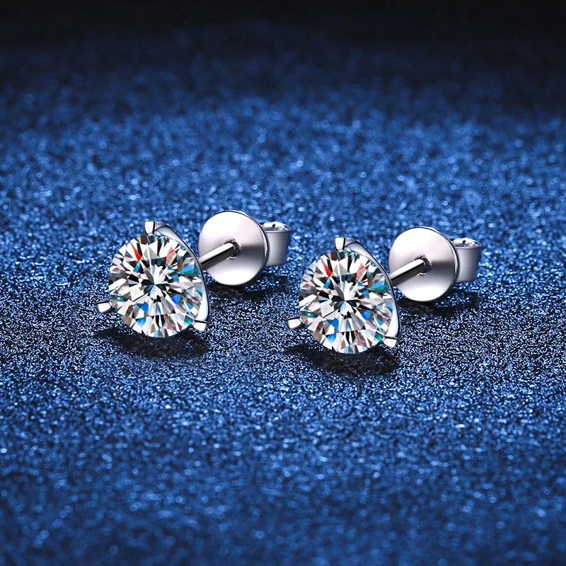 Refined 925 Sterling Silver Three-Prong Round Moissanite Stud Earrings