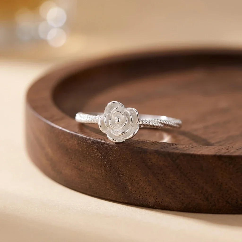 Delicate 925 Sterling Silver Rose Flower Ribbed Band Ring