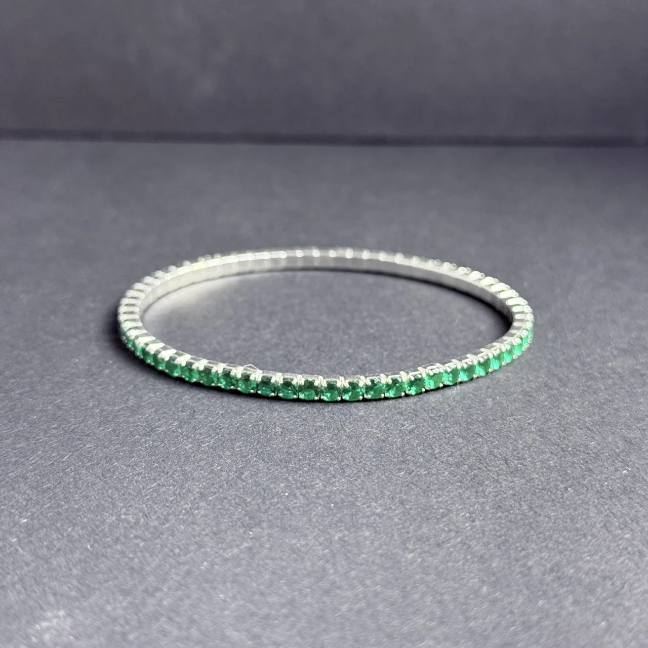 Vivid 925 Sterling Silver Round Prong-Set Tennis Bracelet - Silver Green Cubic Zirconia