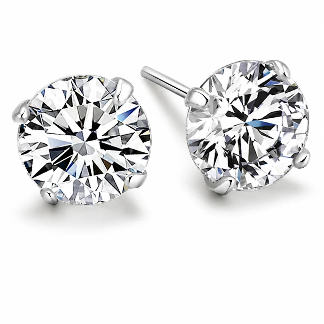 Boucles d'oreilles puces rondes à facettes à quatre griffes en argent 925
