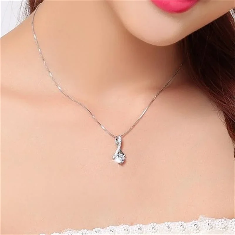 Graceful Asymmetric Pavé Round Crystal Pendant Necklace