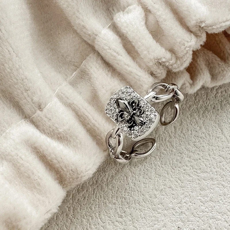 Ornate 925 Sterling Silver Fleur-de-Lis Crystal-Link Ring