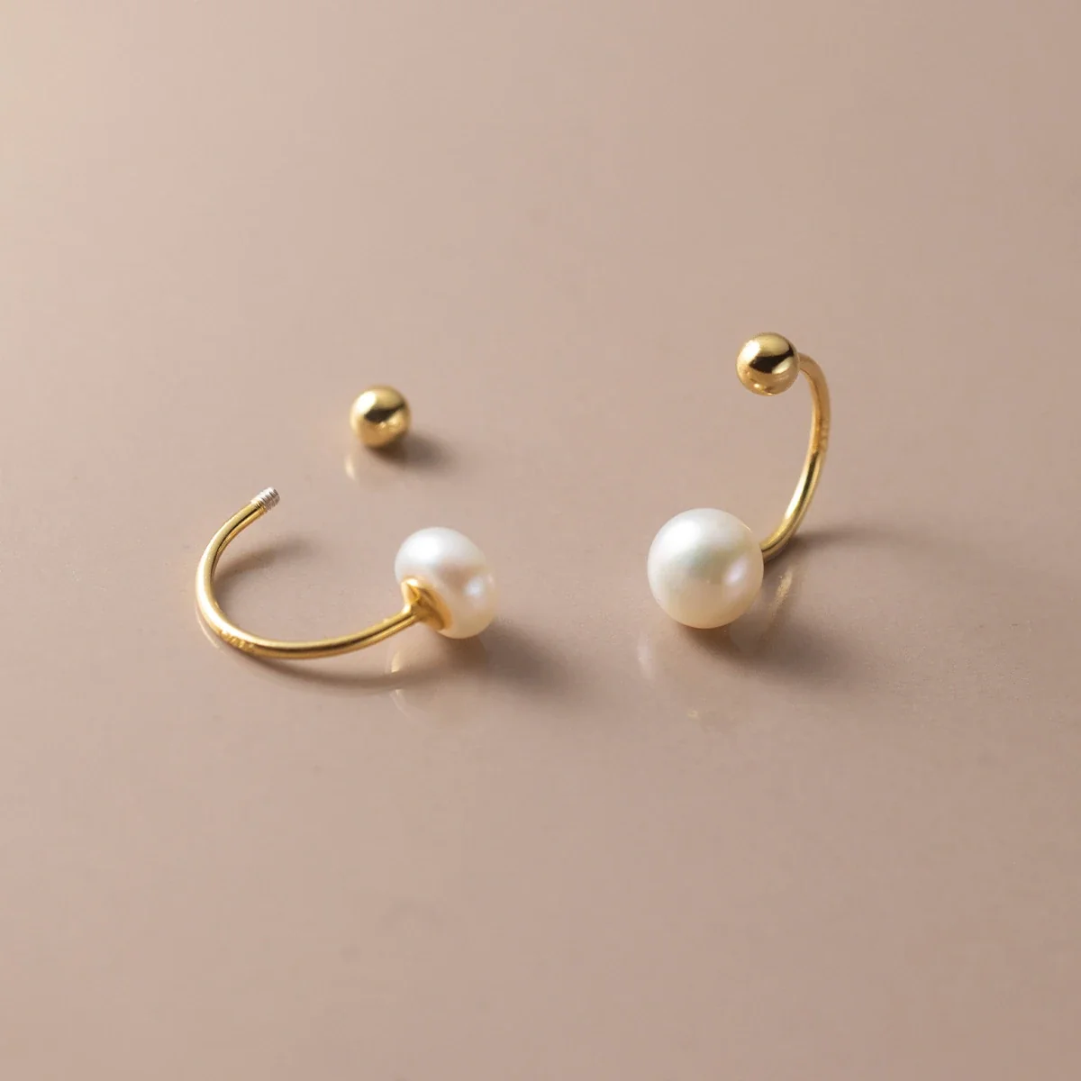 Minimal C-Arc Freshwater Pearl 925 Sterling Silver Stud Earrings - Gold