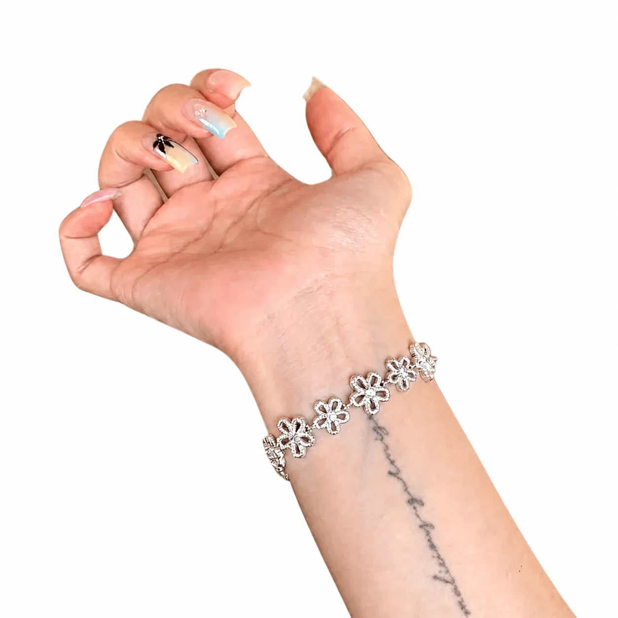 Delicate Silver-Plated Lace Daisy Link Copper Bracelet