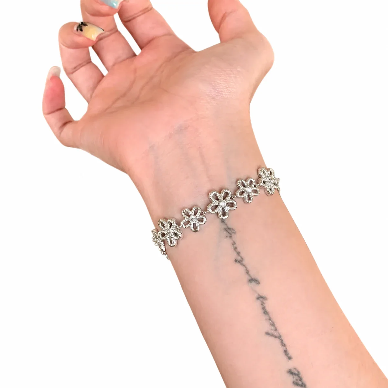 Delicate Silver-Plated Lace Daisy Link Copper Bracelet