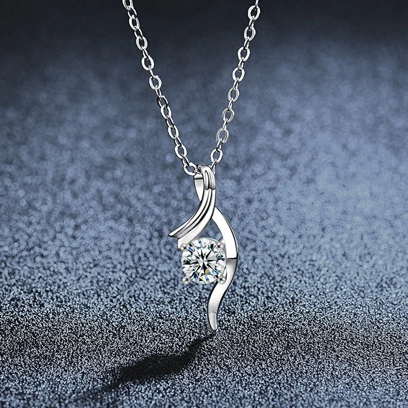 Sculpted 925 Sterling Silver Twisted Moissanite Pendant Necklace