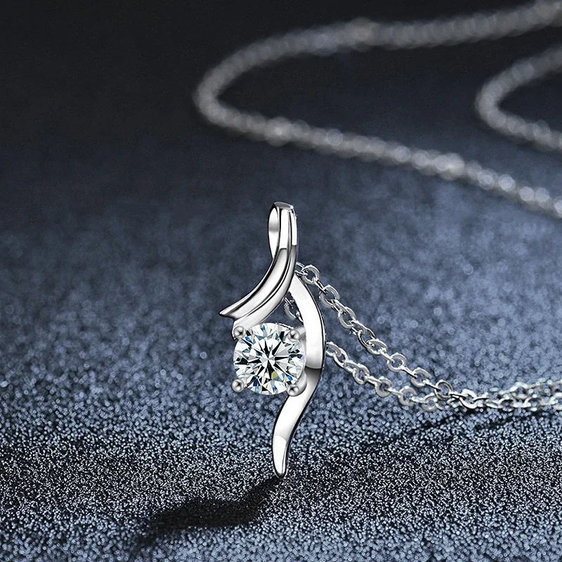Sculpted 925 Sterling Silver Twisted Moissanite Pendant Necklace