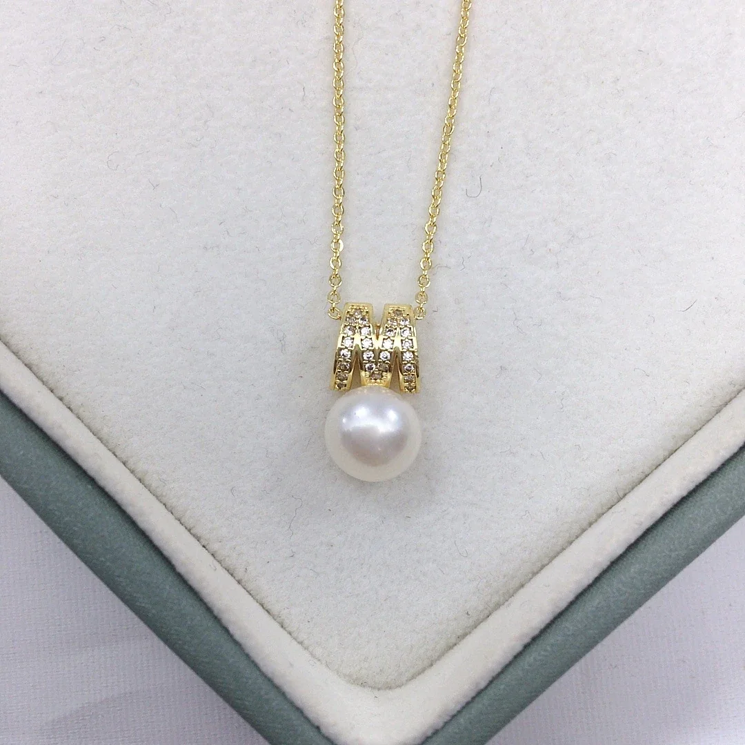 Refined M Initial Pavé Letter Round Pearl Pendant Necklace - Gold