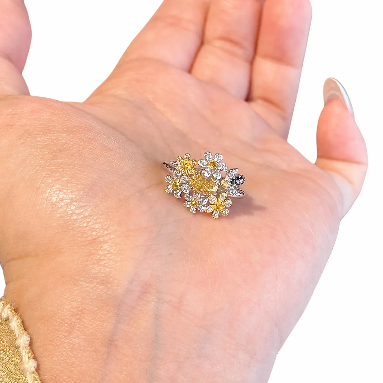 Botanical Silver-Plated Crystal Daisy Open Copper Ring
