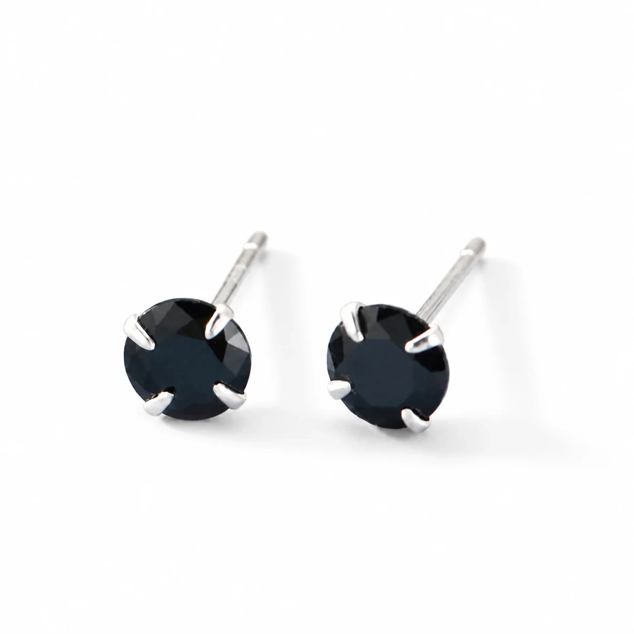 Vivid Round Four-Prong 925 Sterling Silver Stud Earrings - Black