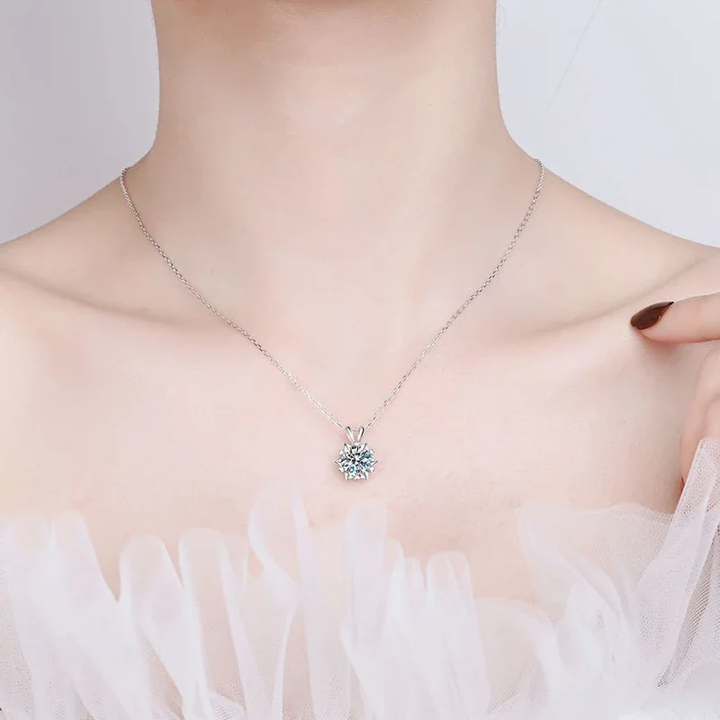 Snowflake Heart-Bail 925 Sterling Silver Moissanite Necklace