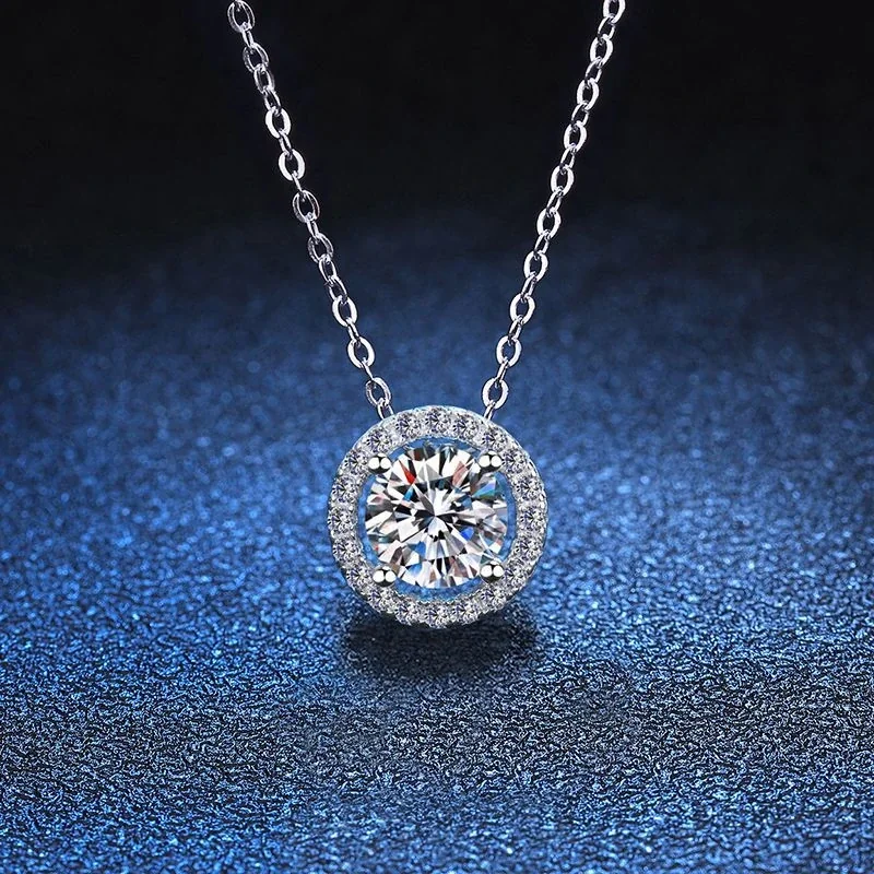 Radiant Halo 925 Sterling Silver Four-Prong Round Pendant Necklace