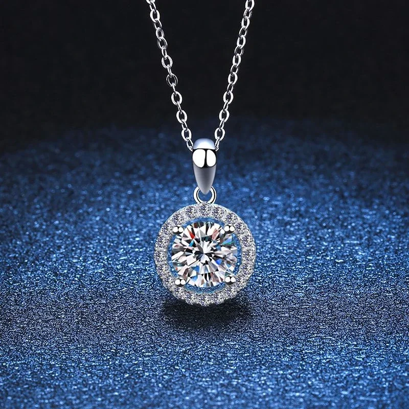 Radiant Halo 925 Sterling Silver Four-Prong Round Pendant Necklace