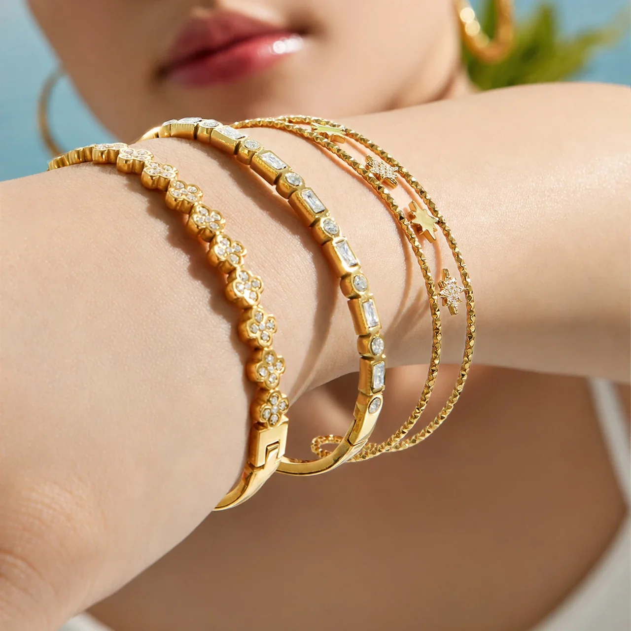 Radiant 18K Gold-Plated CZ Clover Stars Bangle