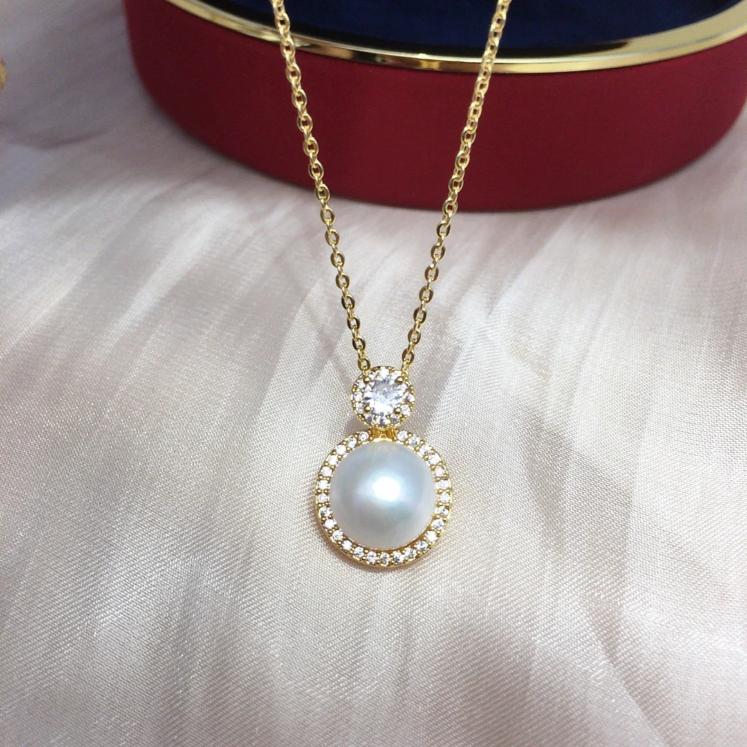 Refined Gold-Plated Pearl Halo Round CZ Pendant Necklace