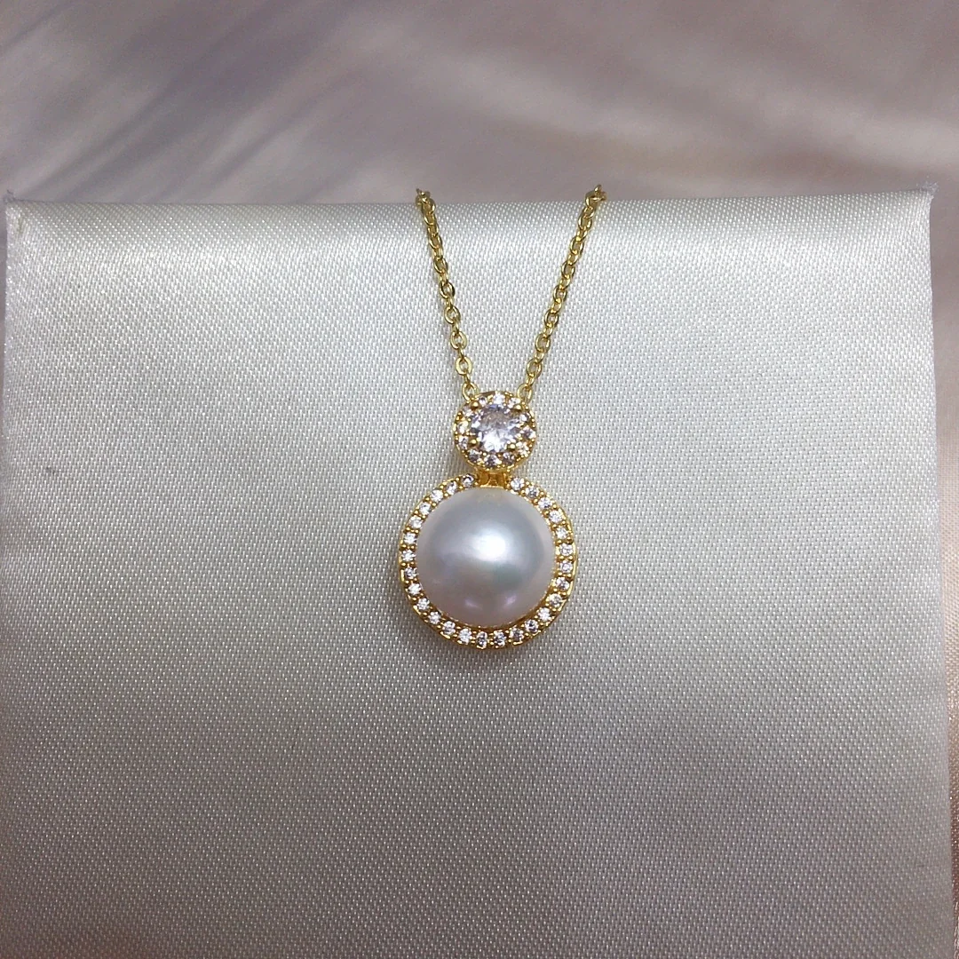 Refined Gold-Plated Pearl Halo Round CZ Pendant Necklace - Gold