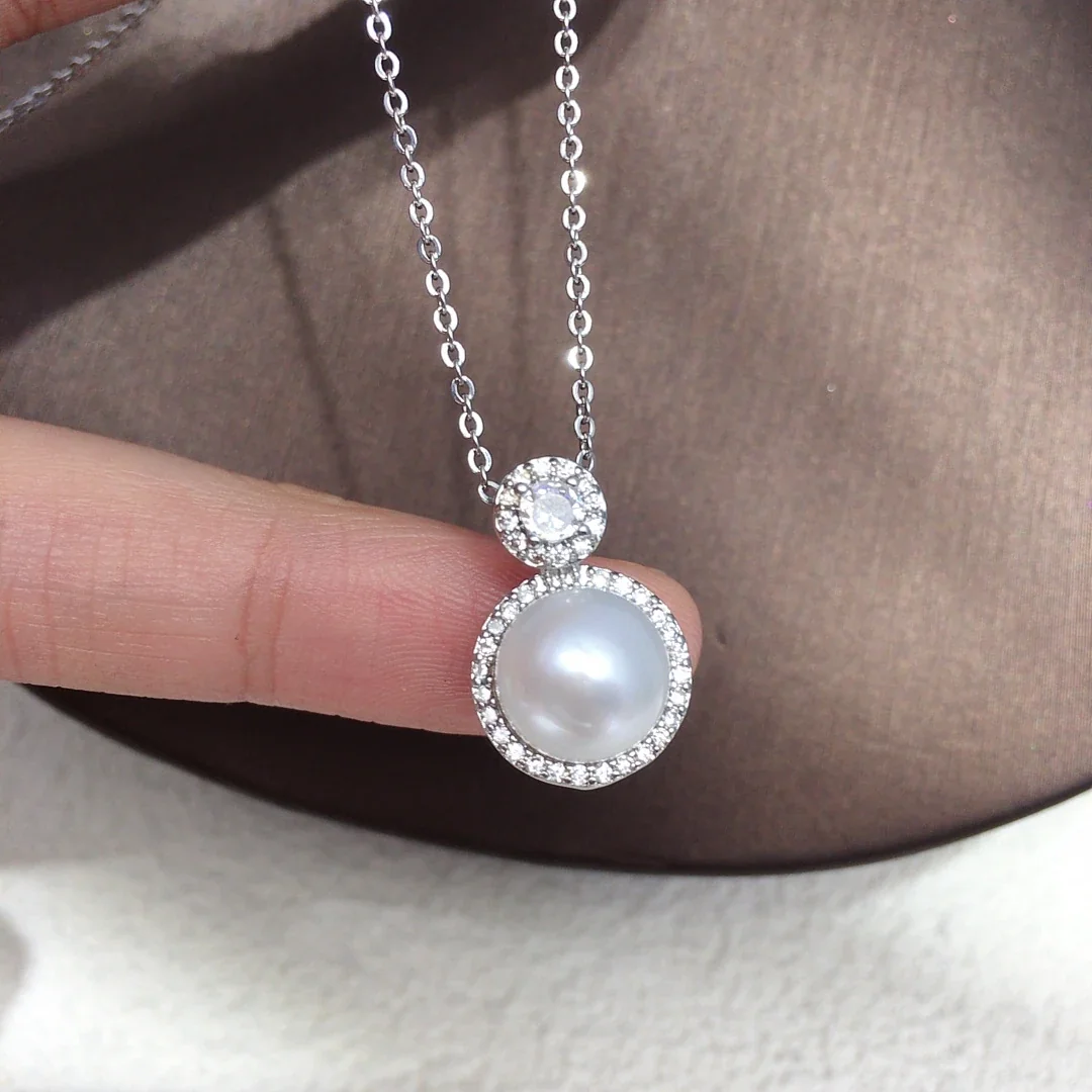 Refined Gold-Plated Pearl Halo Round CZ Pendant Necklace - Silver