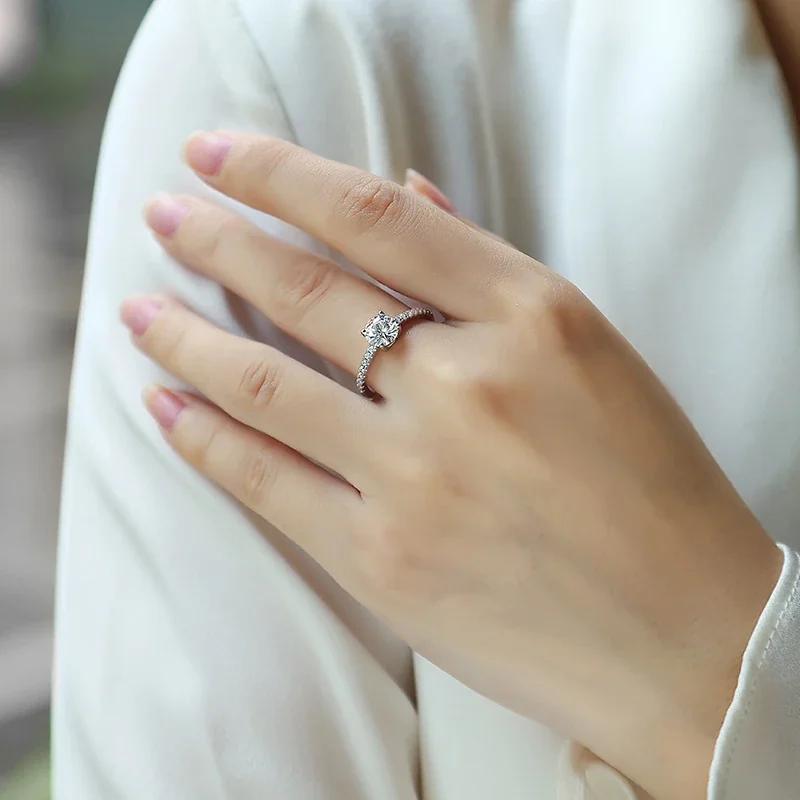 Luminous 925 Sterling Silver Round Four-Prong Pavé Ring