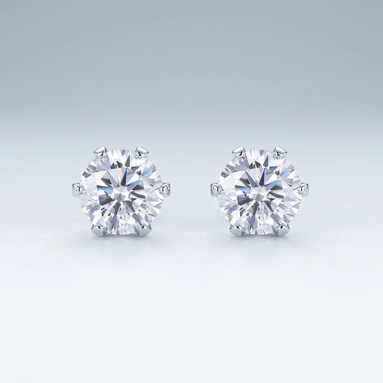 Brilliant 925 Sterling Silver Round Prong-Set Moissanite Stud Earrings