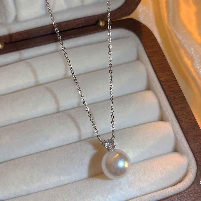 Lustrous 925 Sterling Silver Round Shell Pearl Pendant Necklace
