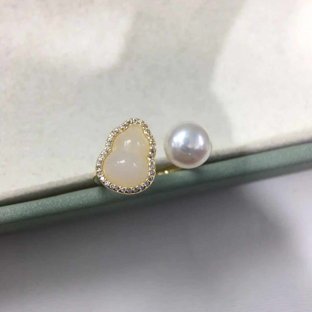 Asymmetric Gold-Plated Gourd Halo Freshwater Pearl Ring