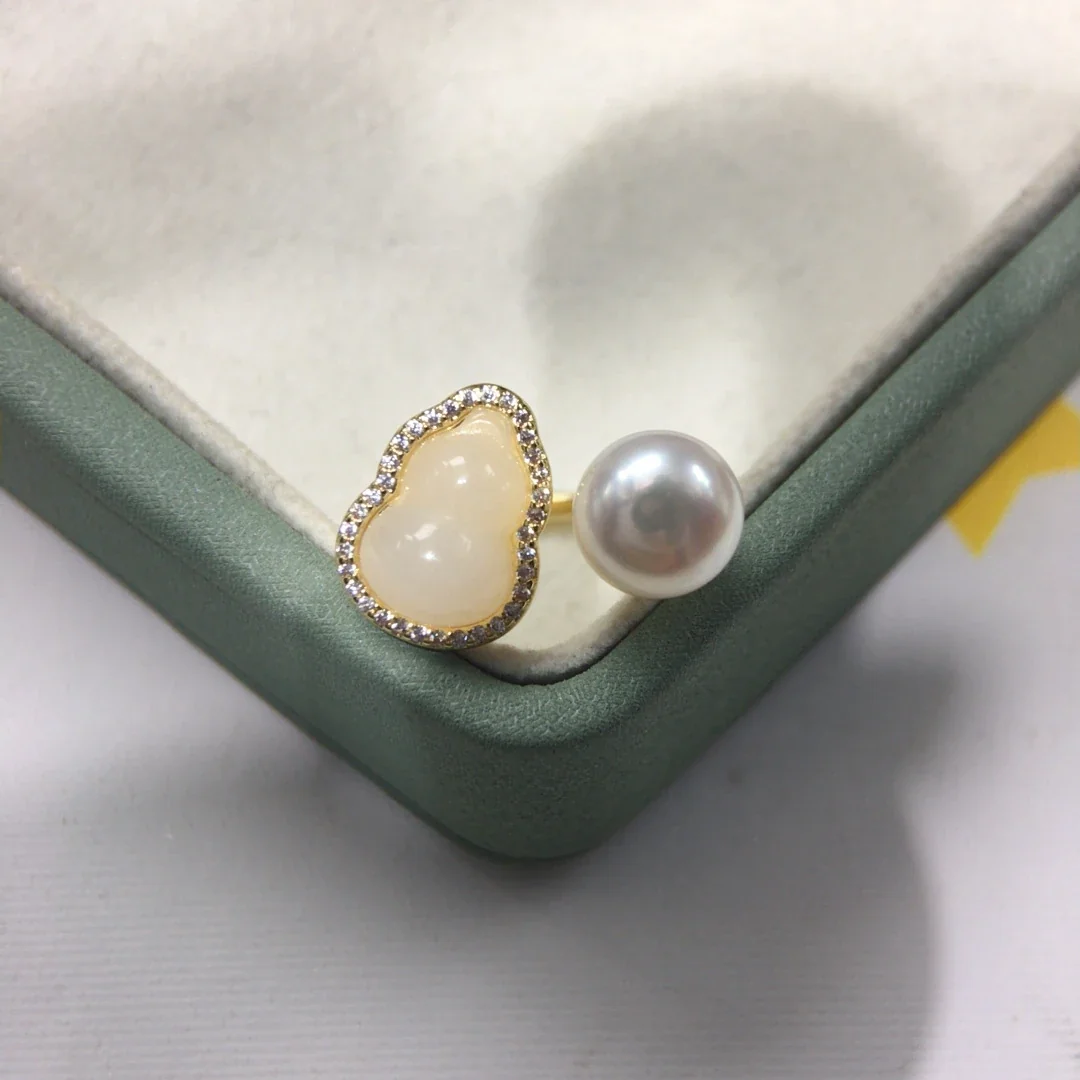 Asymmetric Gold-Plated Gourd Halo Freshwater Pearl Ring