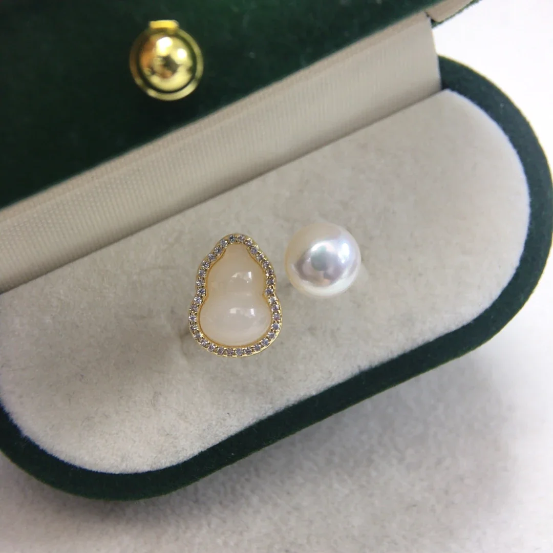 Asymmetric Gold-Plated Gourd Halo Freshwater Pearl Ring