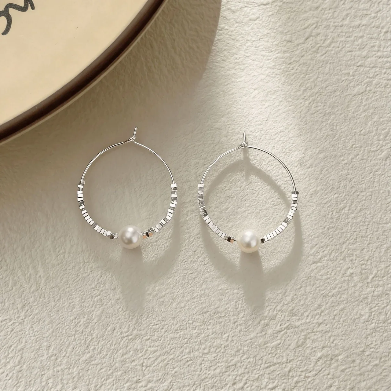 Refined 925 Sterling Silver Wire-Wrapped Bead Hoop Earrings - Silver Pearl