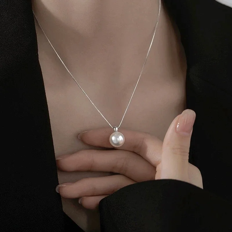 Lustrous 925 Sterling Silver Round Shell Pearl Box Chain Necklace