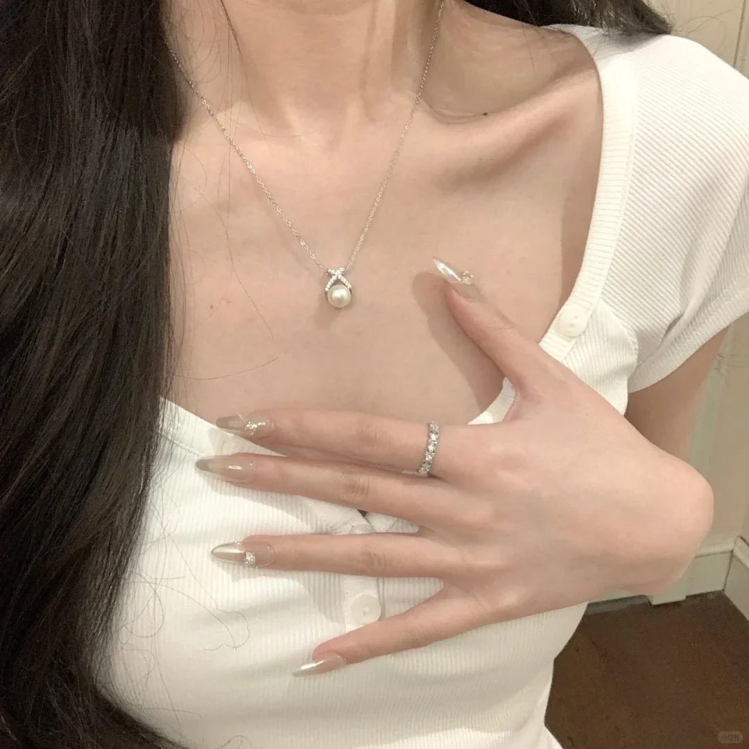 Graceful 925 Sterling Silver Crisscross Pearl Necklace