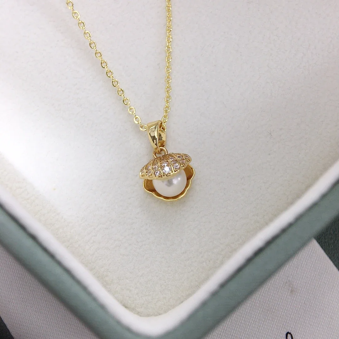 Radiant Gold-Plated Shell Pavé Pearl Pendant Necklace