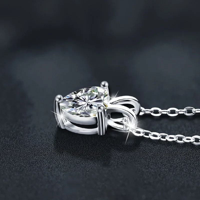 Radiant 925 sterling silver Heart-Cut Prong Pendant Necklace