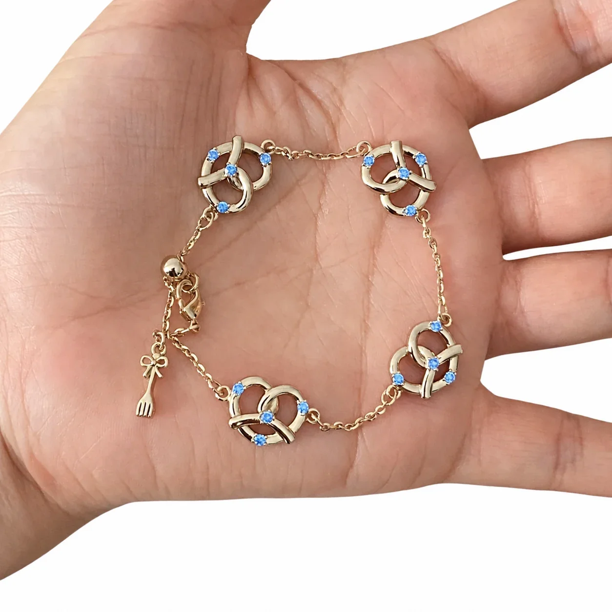 Vintage Copper Gold-Plated Knot Motif Blue Stone Bracelet - Gold