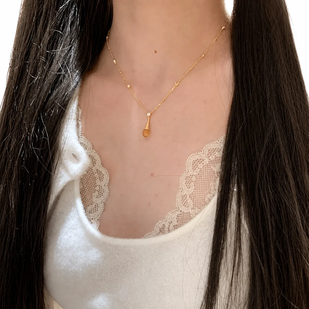 Refined Gold-Plated Copper Teardrop Crystal Necklace