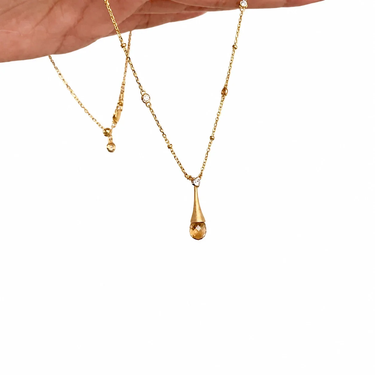 Refined Gold-Plated Copper Teardrop Crystal Necklace