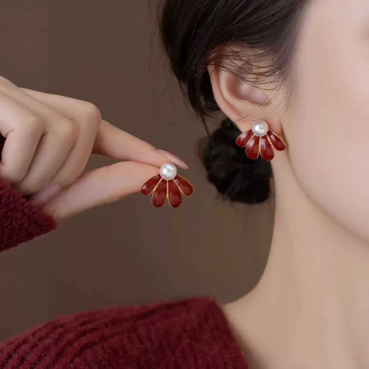 Red Enamel Motif Gold-Plated Freshwater Pearl Earrings - Fan Petal
