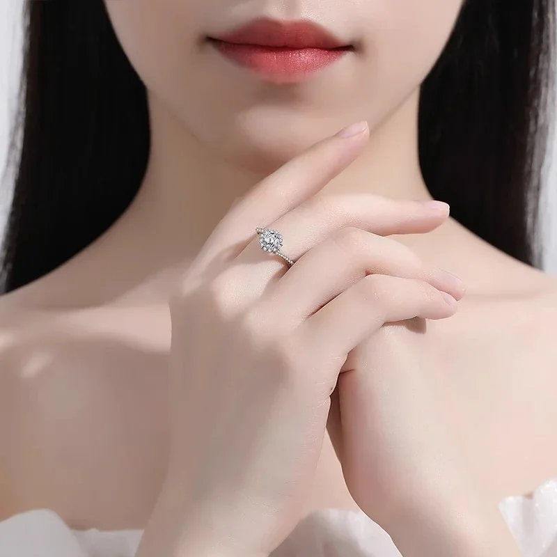 Floral Halo 925 Sterling Silver Twisted-Shank Ring