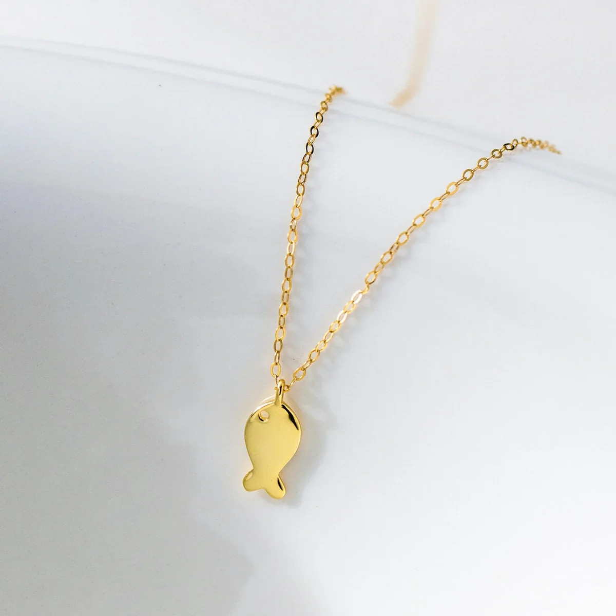 Petite Polished Fish 925 Sterling Silver Cable Necklace - Gold